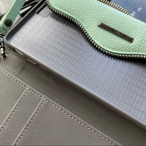 SOLD❗️2pc iPhone 6/7 Plus folio cases - Picture 5 of 5